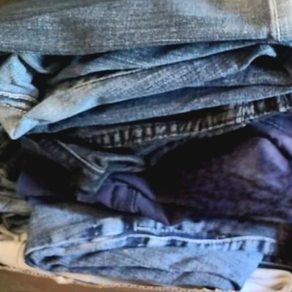 JEANS SALE! ALL SIZES BUY 1 FOR $25 GET ONE FREE! MOVING SALE! SIZES  2 TO 26 - Picture 1 of 11